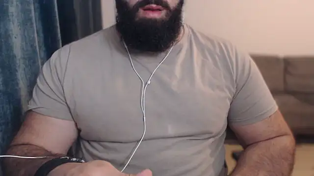 Snapshot of hugemachohandsome chatting on 11-11-25, 09:48 hugemachohandsome online show from 11-11-25, 09:48