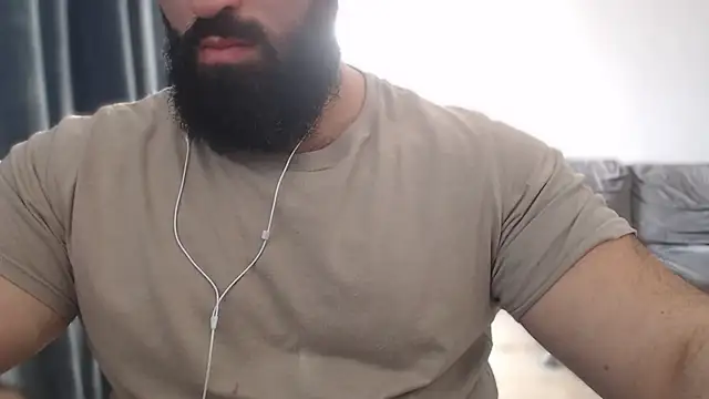 Snapshot of hugemachohandsome chatting on 11-12-25, 12:38 hugemachohandsome online show from 11-12-25, 12:38