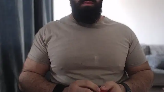 Snapshot of hugemachohandsome chatting on 11-13-25, 09:19 hugemachohandsome online show from 11-13-25, 09:19