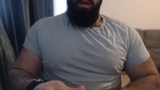 Snapshot of hugemachohandsome chatting on 11-15-25, 09:39 hugemachohandsome online show from 11-15-25, 09:39