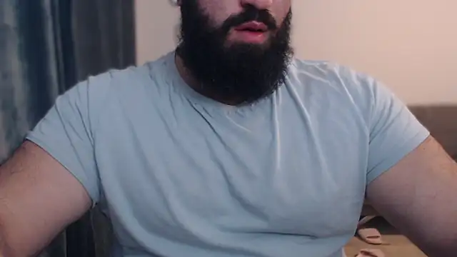 Snapshot of hugemachohandsome chatting on 11-17-25, 10:04 hugemachohandsome online show from 11-17-25, 10:04