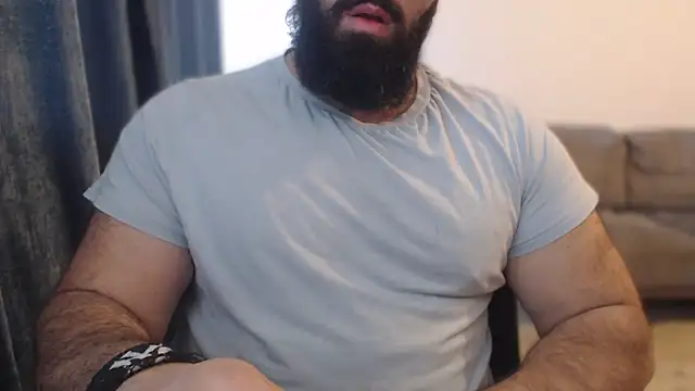 Snapshot of hugemachohandsome chatting on 11-23-25, 08:25 hugemachohandsome online show from 11-23-25, 08:25