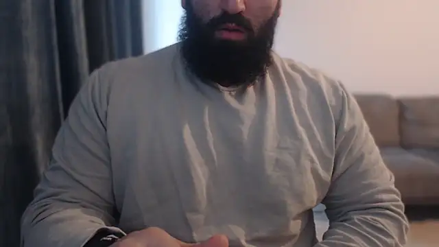 Snapshot of hugemachohandsome chatting on 11-25-25, 09:09 hugemachohandsome online show from 11-25-25, 09:09