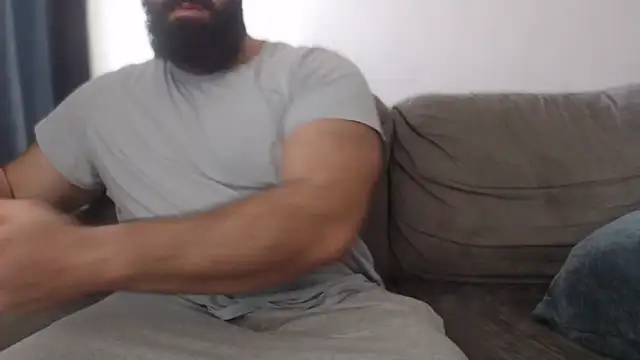 Snapshot of hugemachohandsome chatting on 12-16-25, 09:36 hugemachohandsome online show from 12-16-25, 09:36