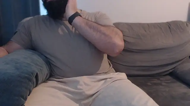 hugemachohandsome online show from 02-11-26, 08:19