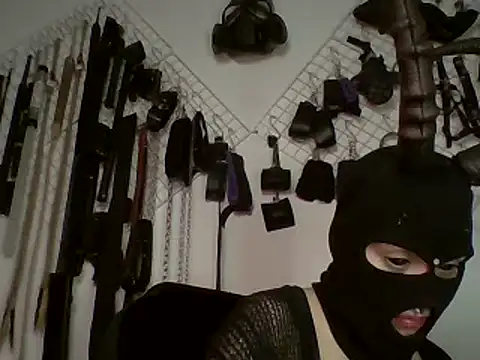 Snapshot of FeticheMacabre chatting on 12-15-24, 05:45 FeticheMacabre online show from 12-15-24, 05:45