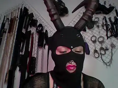 Snapshot of FeticheMacabre chatting on 12-31-24, 01:04 FeticheMacabre online show from 12-31-24, 01:04