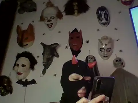 Snapshot of FeticheMacabre chatting on 03-16-25, 02:43 FeticheMacabre online show from 03-16-25, 02:43