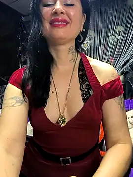 KikiXRed online show from 11-19-25, 07:41