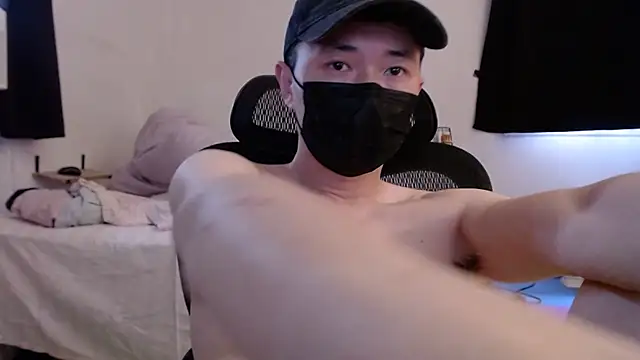 Snapshot of twbobo00715 chatting on 11-15-25, 05:42 twbobo00715 online show from 11-15-25, 05:42