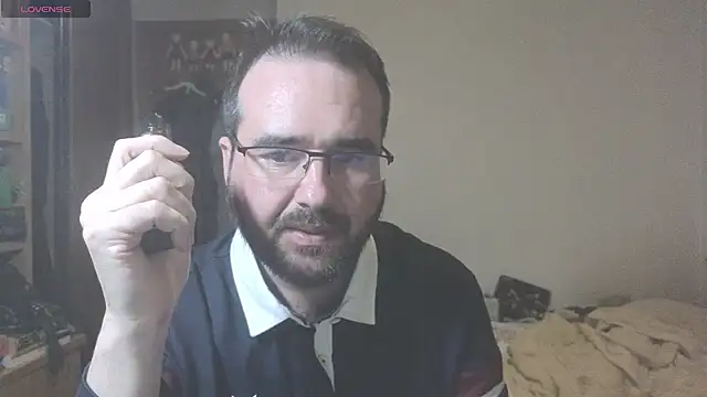 Snapshot of curiosillo83 chatting on 02-21-25, 02:59 curiosillo83 online show from 02-21-25, 02:59