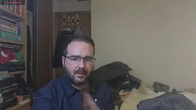 Snapshot of curiosillo83 chatting on 02-25-25, 03:52 curiosillo83 online show from 02-25-25, 03:52