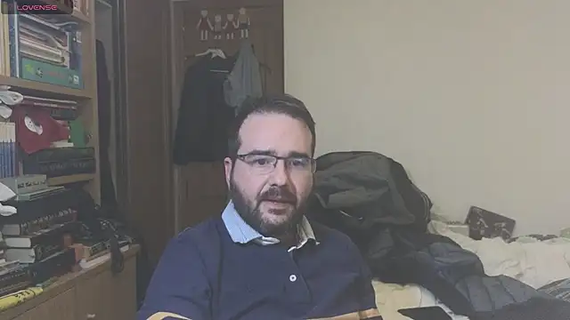 Snapshot of curiosillo83 chatting on 02-25-25, 06:42 curiosillo83 online show from 02-25-25, 06:42