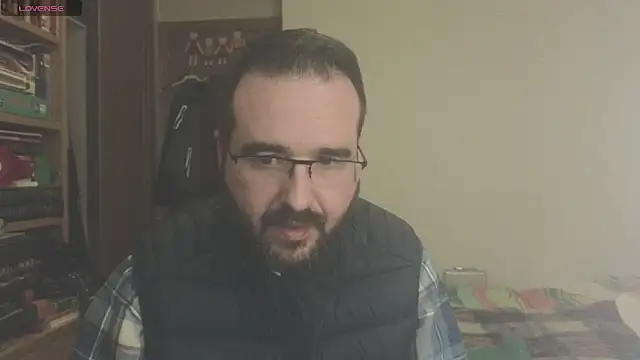 Snapshot of curiosillo83 chatting on 03-03-25, 03:31 curiosillo83 online show from 03-03-25, 03:31