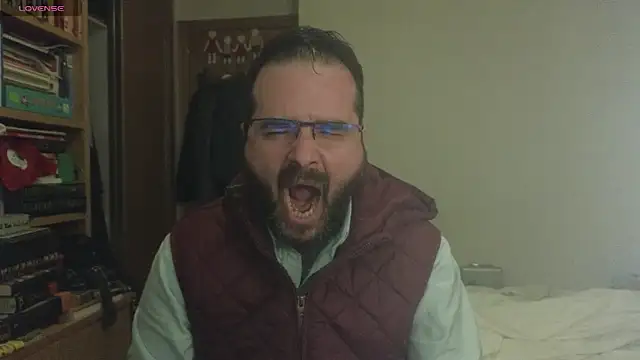 Snapshot of curiosillo83 chatting on 03-05-25, 06:12 curiosillo83 online show from 03-05-25, 06:12