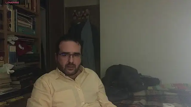 Snapshot of curiosillo83 chatting on 03-07-25, 02:45 curiosillo83 online show from 03-07-25, 02:45