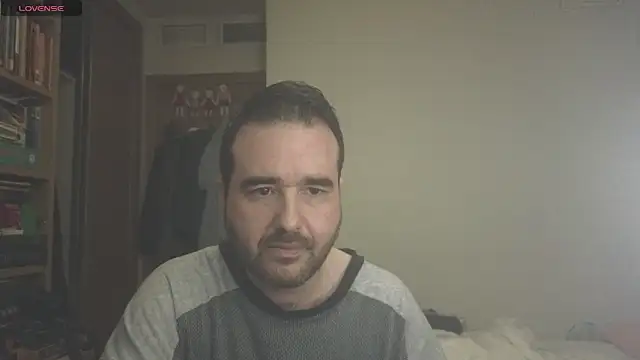 Snapshot of curiosillo83 chatting on 03-08-25, 08:11 curiosillo83 online show from 03-08-25, 08:11