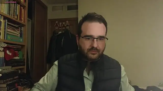 Snapshot of curiosillo83 chatting on 03-10-25, 10:24 curiosillo83 online show from 03-10-25, 10:24