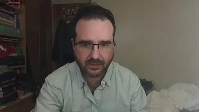 Snapshot of curiosillo83 chatting on 03-11-25, 03:23 curiosillo83 online show from 03-11-25, 03:23