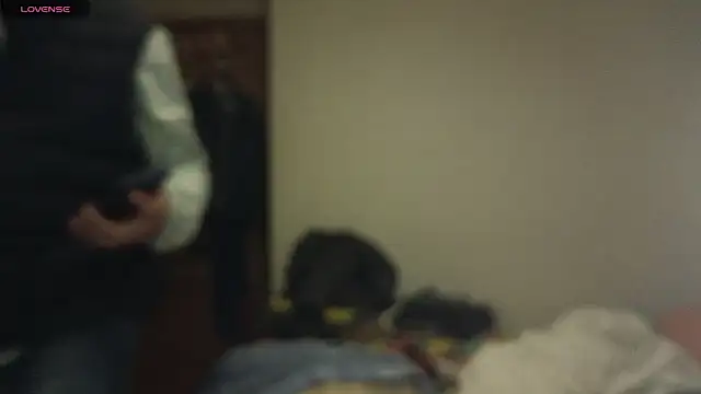 Snapshot of curiosillo83 chatting on 03-11-25, 07:25 curiosillo83 online show from 03-11-25, 07:25