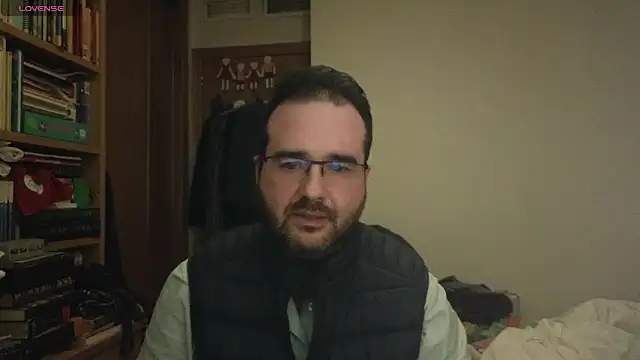 Snapshot of curiosillo83 chatting on 03-11-25, 10:31 curiosillo83 online show from 03-11-25, 10:31