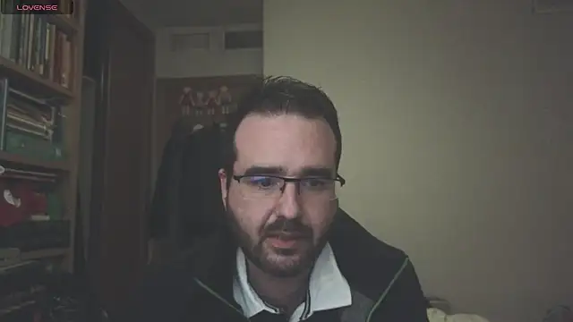 Snapshot of curiosillo83 chatting on 03-12-25, 03:18 curiosillo83 online show from 03-12-25, 03:18