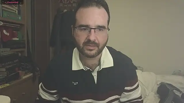 Snapshot of curiosillo83 chatting on 03-12-25, 09:24 curiosillo83 online show from 03-12-25, 09:24