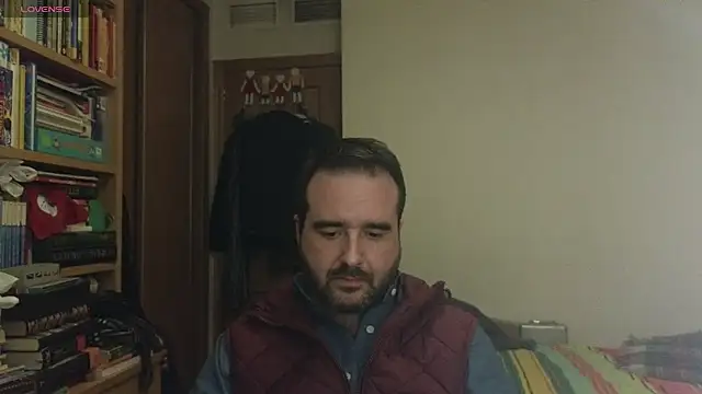 Snapshot of curiosillo83 chatting on 03-13-25, 06:23 curiosillo83 online show from 03-13-25, 06:23