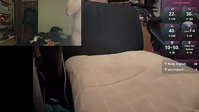 Snapshot of curiosillo83 chatting on 03-19-25, 05:41 curiosillo83 online show from 03-19-25, 05:41