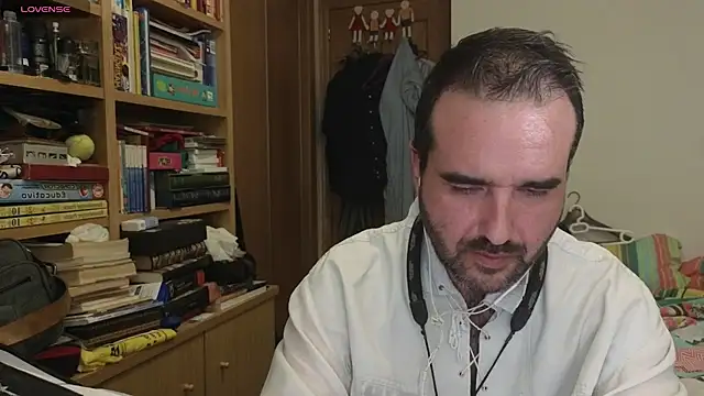 Snapshot of curiosillo83 chatting on 09-13-25, 04:23 curiosillo83 online show from 09-13-25, 04:23