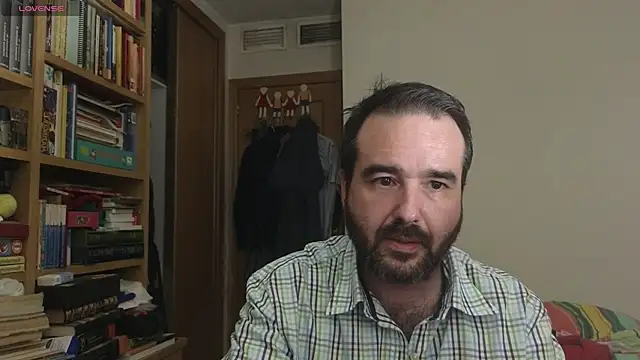 Snapshot of curiosillo83 chatting on 09-26-25, 04:44 curiosillo83 online show from 09-26-25, 04:44