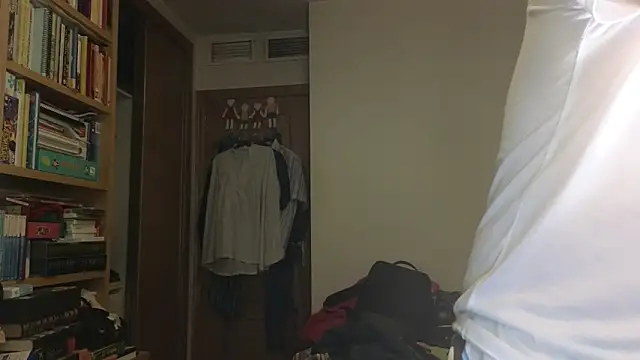 Snapshot of curiosillo83 chatting on 10-11-25, 04:05 curiosillo83 online show from 10-11-25, 04:05