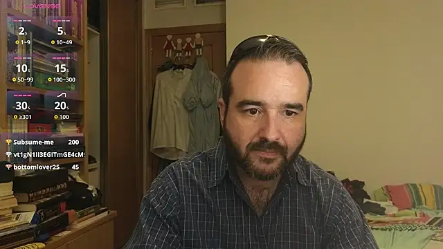 Snapshot of curiosillo83 chatting on 10-14-25, 02:29 curiosillo83 online show from 10-14-25, 02:29