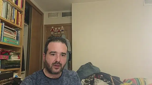 Snapshot of curiosillo83 chatting on 10-19-25, 11:49 curiosillo83 online show from 10-19-25, 11:49