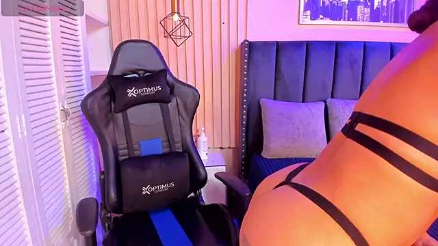 ashlye miller  online show from 01-21-25, 03:48