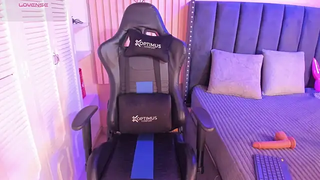 ashlye miller  online show from 02-19-25, 03:50