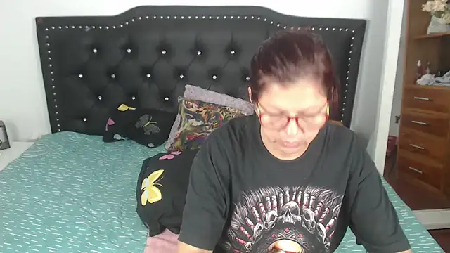 Snapshot of jellyfishhot chatting on 02-11-25, 11:10 jellyfishhot online show from 02-11-25, 11:10