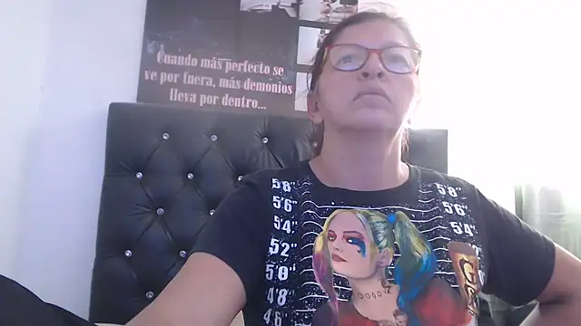 Snapshot of jellyfishhot chatting on 03-18-25, 03:42 jellyfishhot online show from 03-18-25, 03:42