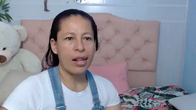 mature martina online show from 09-09-25, 10:42