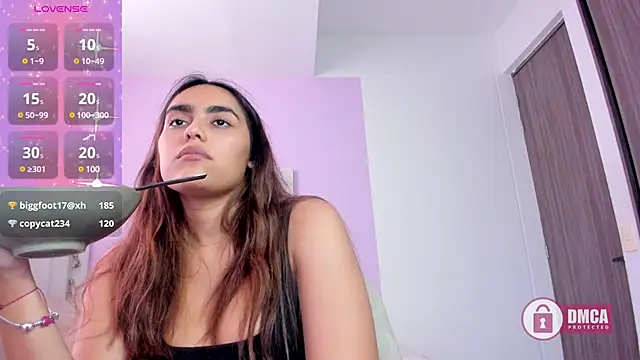 Snapshot of Mhia_palmer chatting on 12-17-24, 04:00 Mhia palmer online show from 12-17-24, 04:00