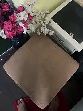 Snapshot of yourheroforfun chatting on 10-06-25, 06:27 yourheroforfun online show from 10-06-25, 06:27