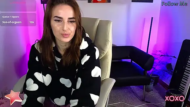 xx adrihanna xx online show from 03-06-25, 04:28