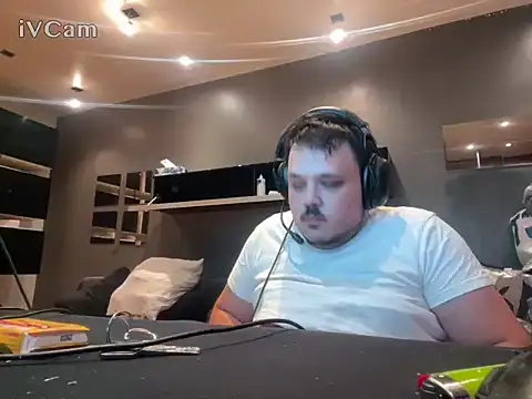 Snapshot of Bebemickey75 chatting on 09-20-25, 08:21 Bebemickey75 online show from 09-20-25, 08:21