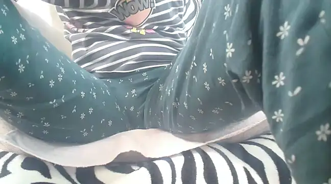 Snapshot of Web_Lady chatting on 02-23-25, 06:39 Web Lady online show from 02-23-25, 06:39