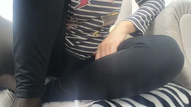 Snapshot of Web_Lady chatting on 03-18-25, 09:21 Web Lady online show from 03-18-25, 09:21