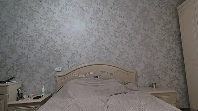 Alexandra Meow online show from 12-18-25, 09:43