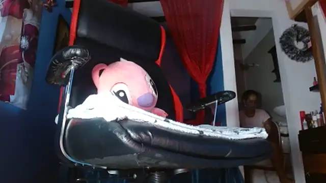 Snapshot of wendy_rivera_ chatting on 11-15-25, 11:07 wendy rivera online show from 11-15-25, 11:07