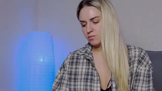 SofiJames online show from 12-21-24, 09:01