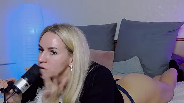 SofiJames online show from 12-26-24, 06:19