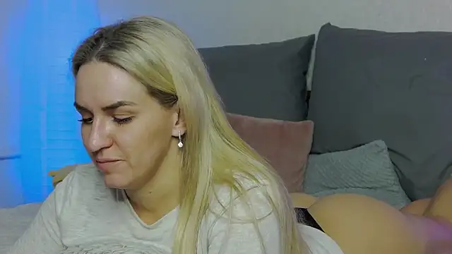 SofiJames online show from 01-08-25, 09:42